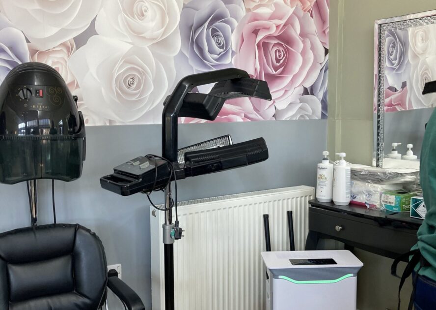 Air Purifier In A Busy City Salon